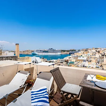 In Historic Knights House At The Marina * Senglea